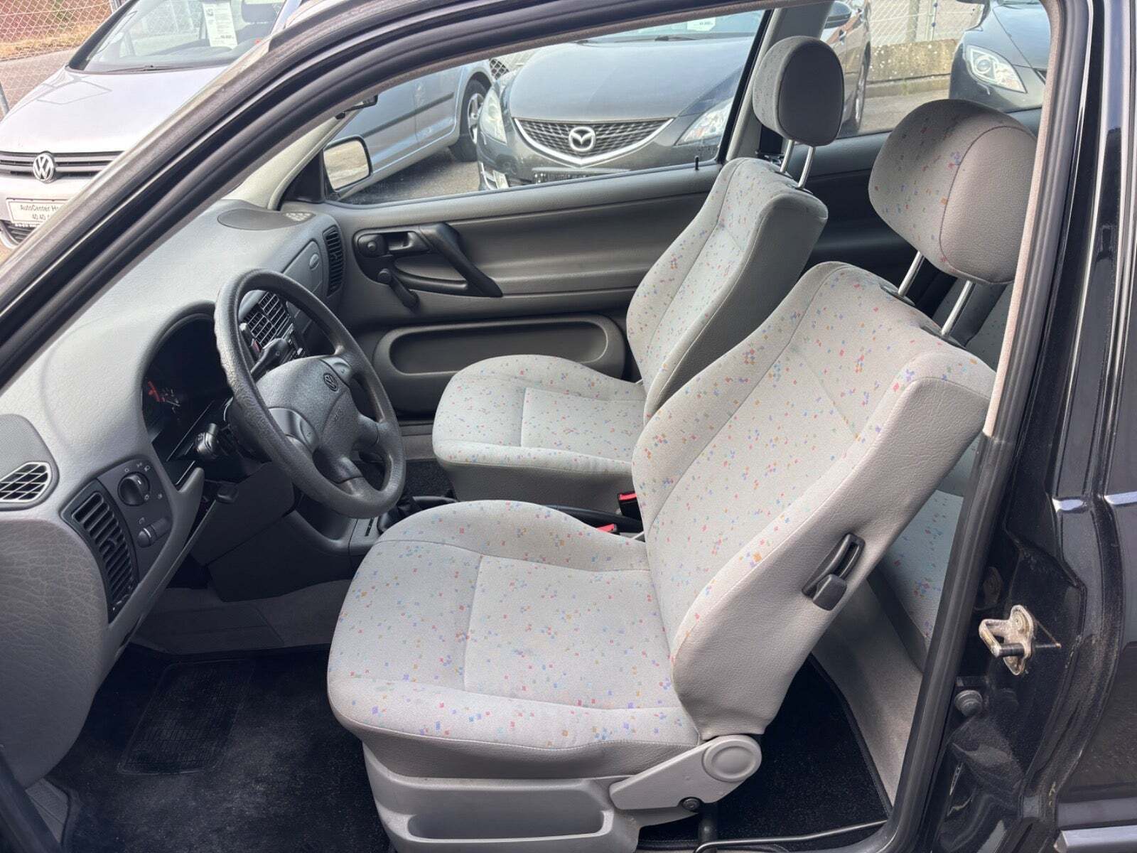 Sort VW Polo fra 1997