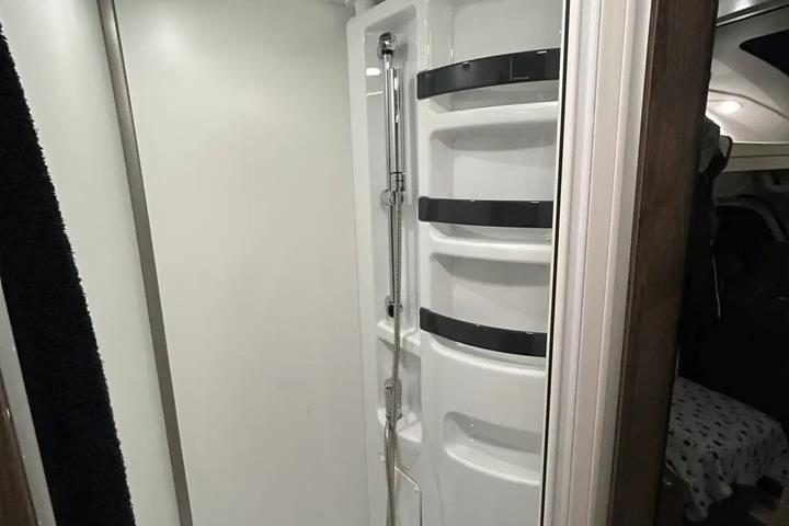 Hvid Ford E-Transit Custom Kombi 320 L1 fra 2024