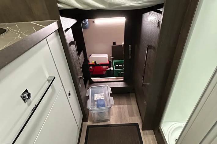 Hvid Ford E-Transit Custom Kombi 320 L1 fra 2024