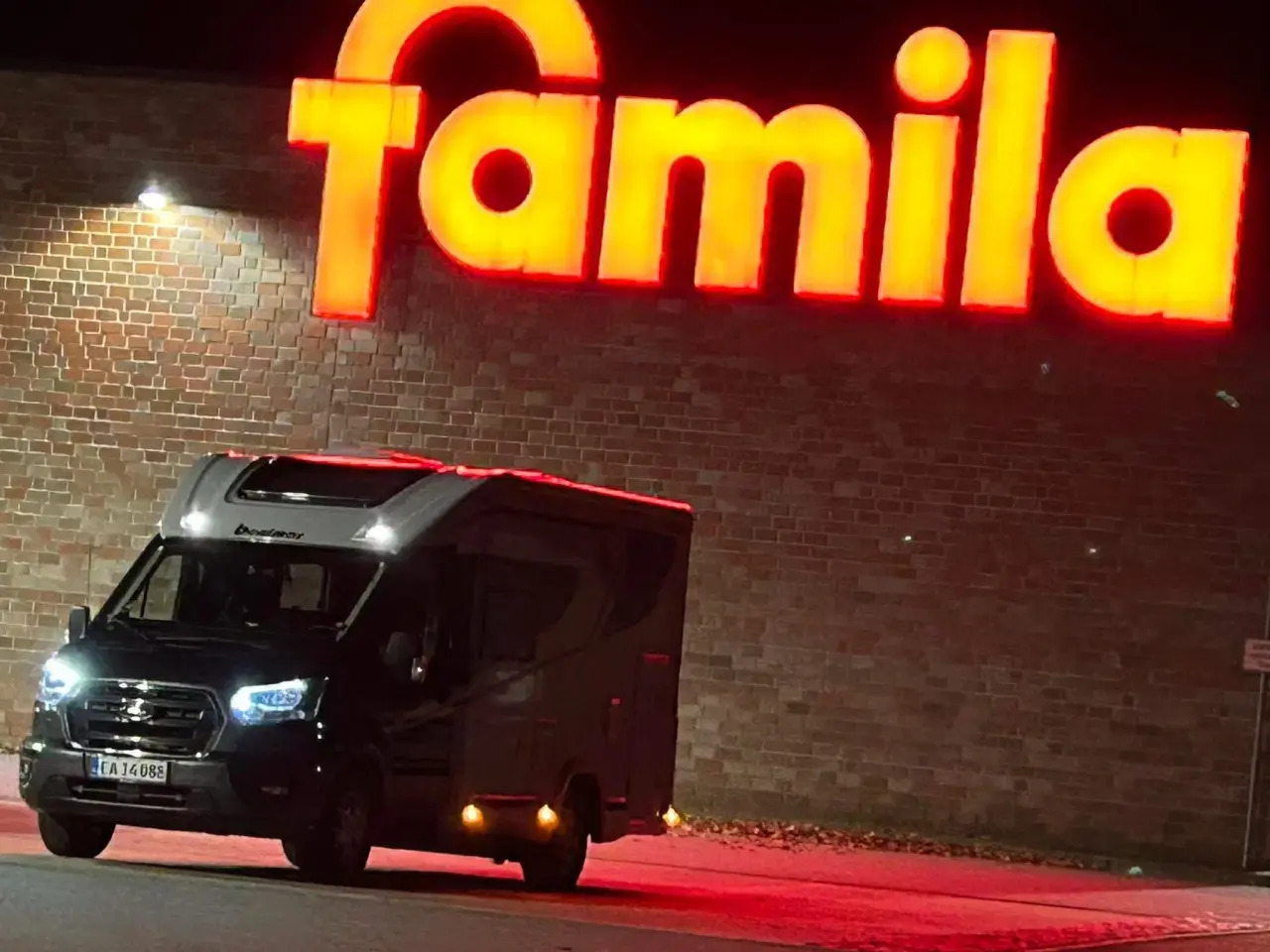 Hvid Ford E-Transit Custom Kombi 320 L1 fra 2024