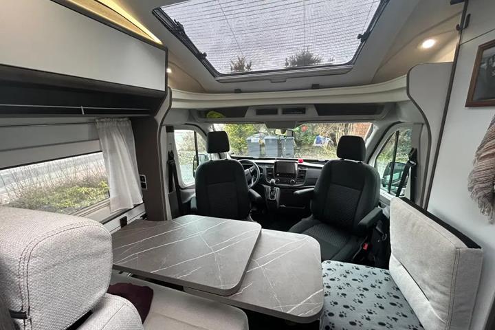 Hvid Ford E-Transit Custom Kombi 320 L1 fra 2024