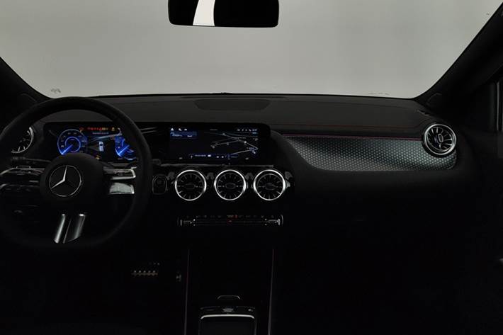 Sort Mercedes EQA250+ fra 2025