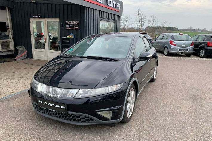 Sort Honda Civic fra 2008 set udefra