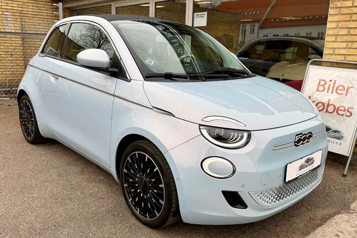 Blå Fiat 500e fra 2021