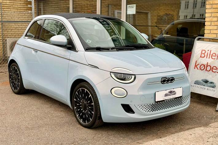 Blå Fiat 500e fra 2021