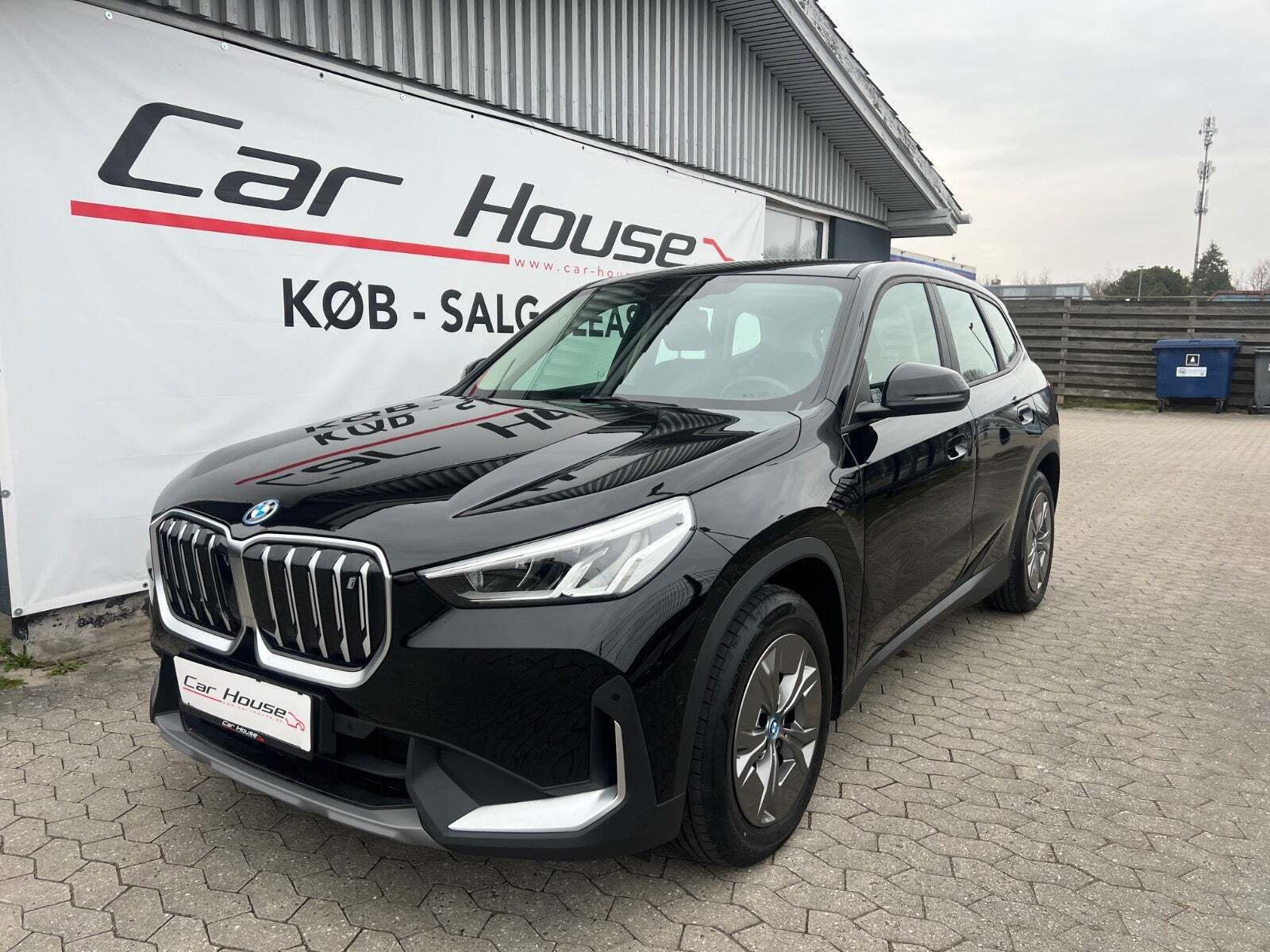 BMW iX1 xDrive30 Fully Charged