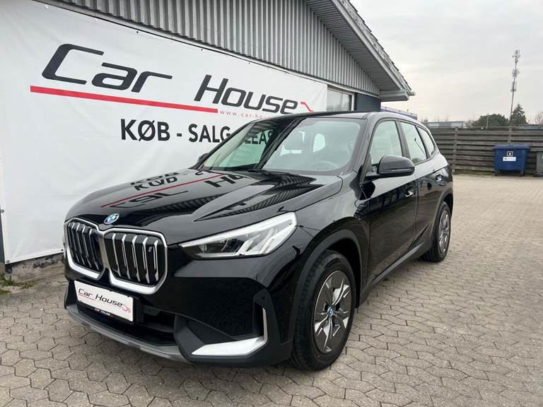 BMW iX1 xDrive30 Fully Charged