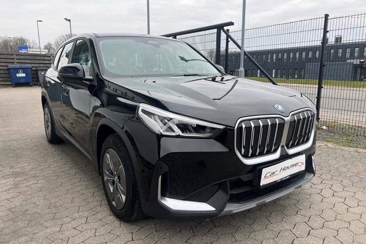 Sort BMW iX1 fra 2023