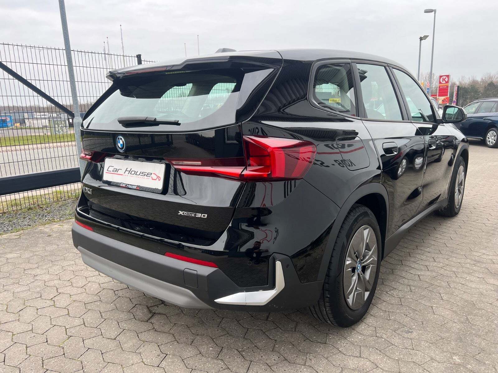 Sort BMW iX1 fra 2023
