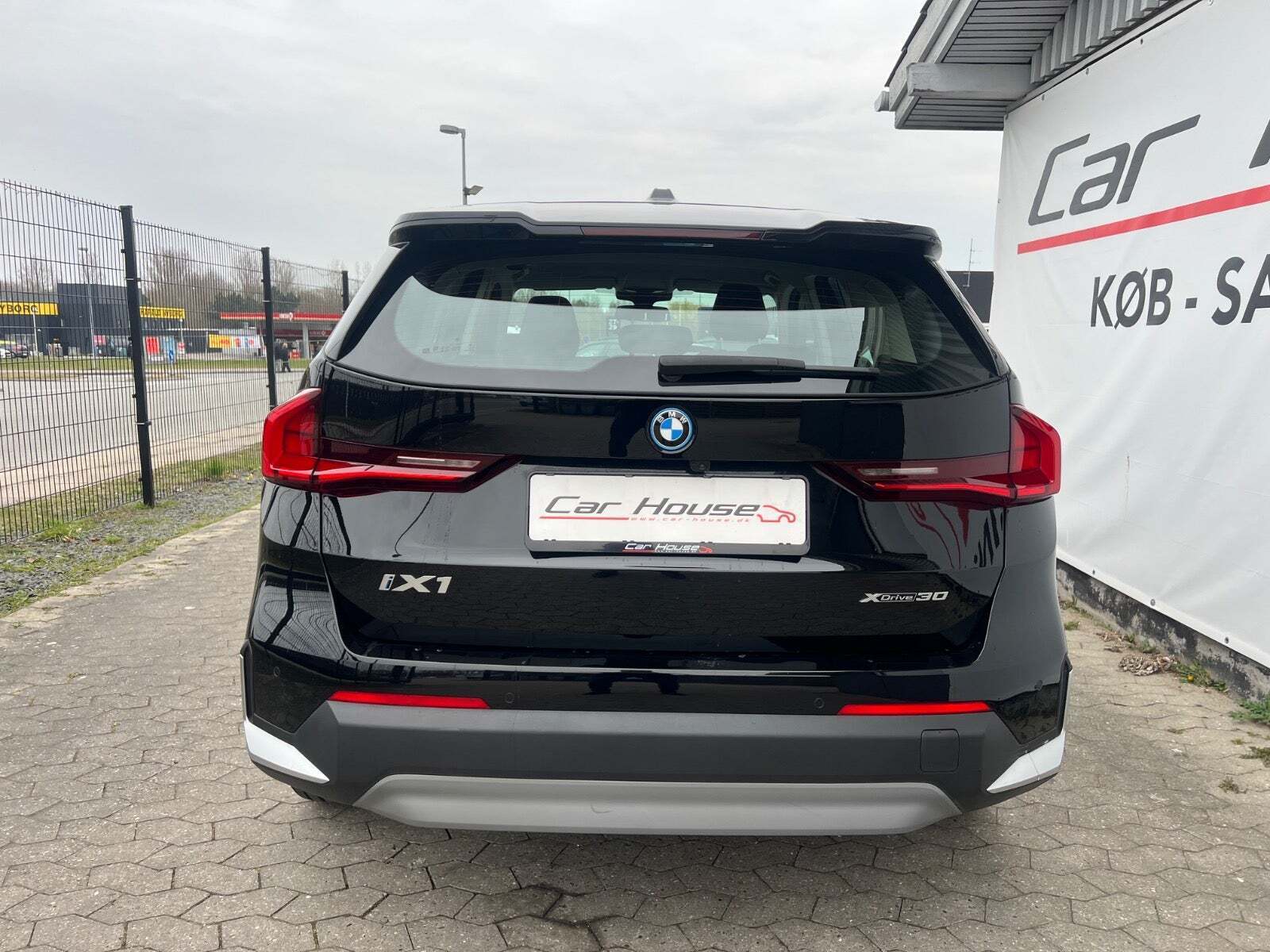 BMW iX1 xDrive30 Fully Charged