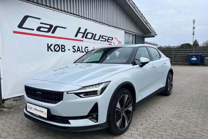 Hvid Polestar 2 fra 2023 set udefra