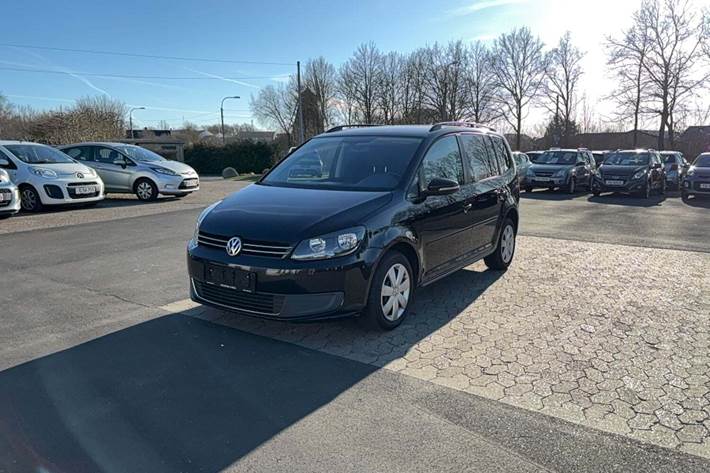 Sort VW Touran fra 2014