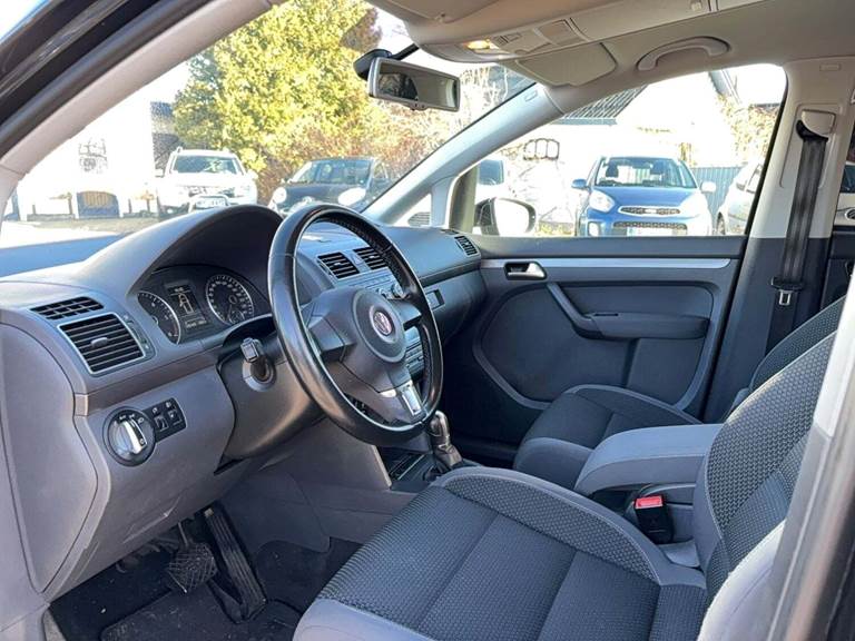 VW Touran 1,6 TDi 105 Comfortline DSG BM Van