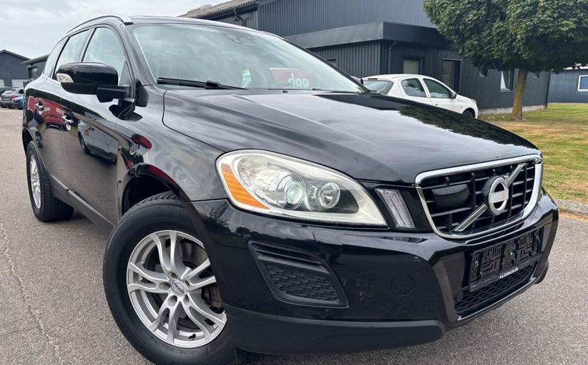 Volvo XC60 2,4 D5 205 Summum aut. AWD Van