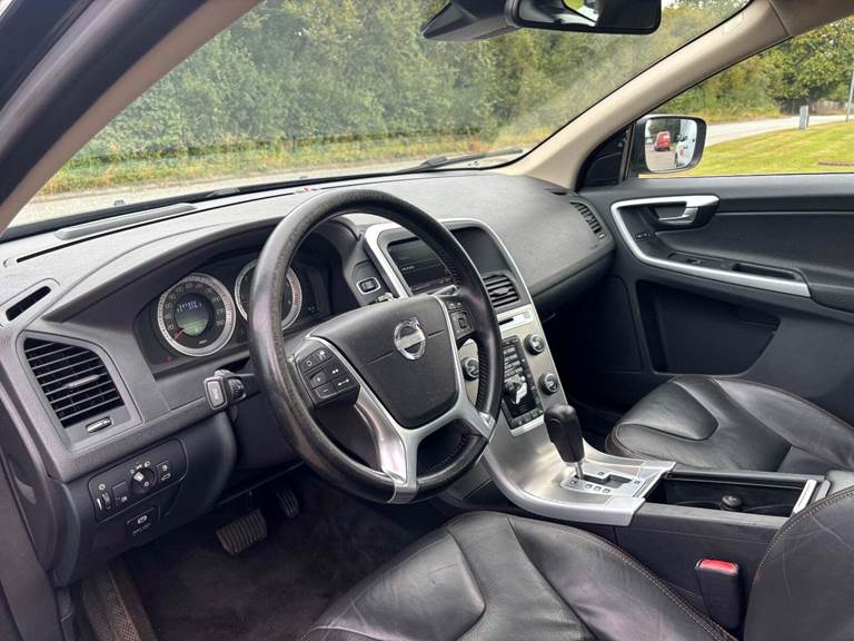 Volvo XC60 2,4 D5 205 Summum aut. AWD Van