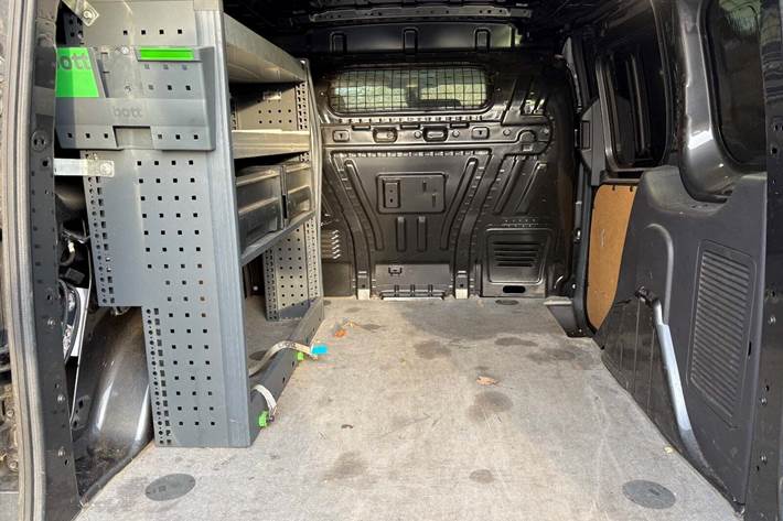 Sort Ford Transit Connect fra 2018