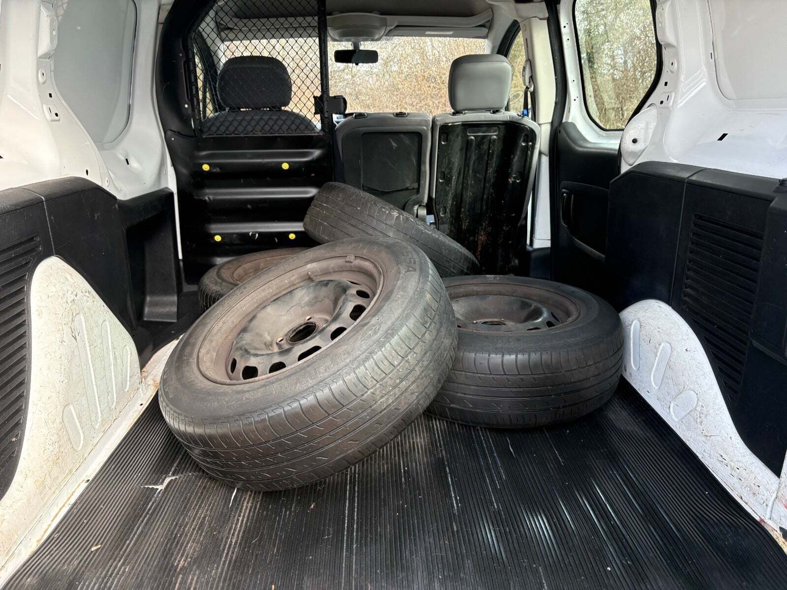 Gul Citroën Berlingo fra 2013