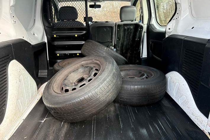 Gul Citroën Berlingo fra 2013