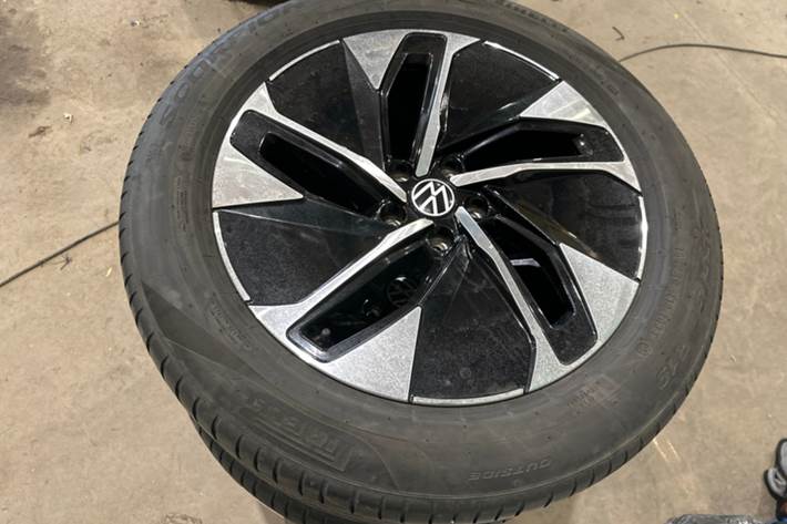 Blå VW ID.4 fra 2022