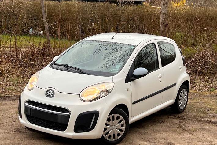 Hvid Citroën C1 fra 2012 set udefra