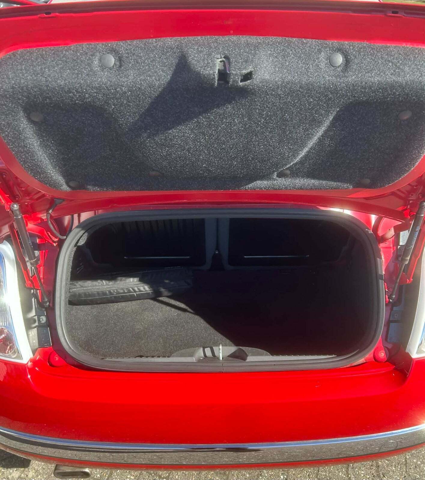 Rød Fiat 500C fra 2014