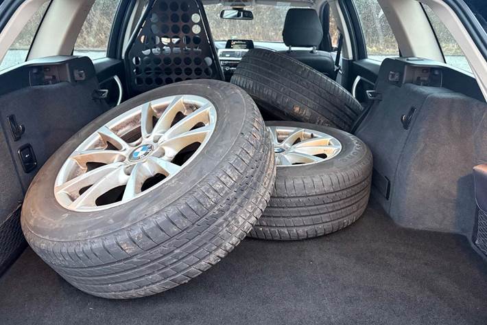 Sort BMW 320d fra 2018