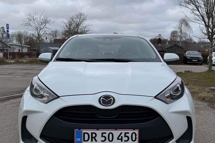 Hvid Mazda 2 fra 2022