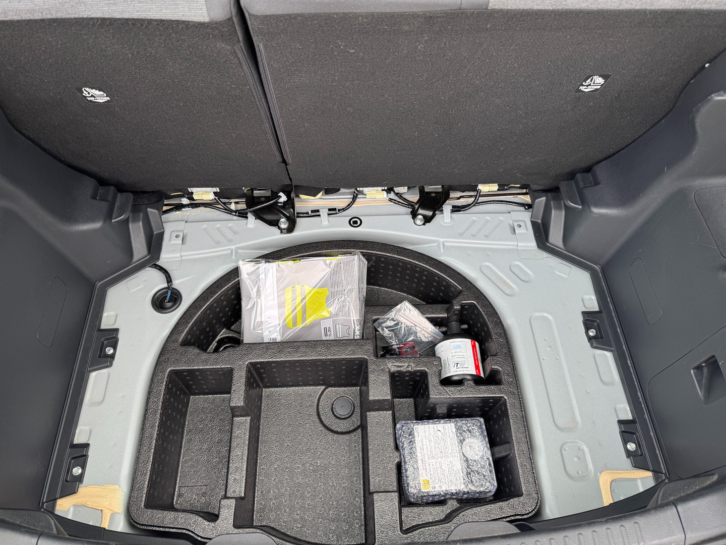 Hvid Mazda 2 fra 2022