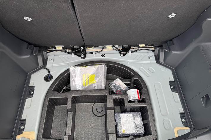 Hvid Mazda 2 fra 2022