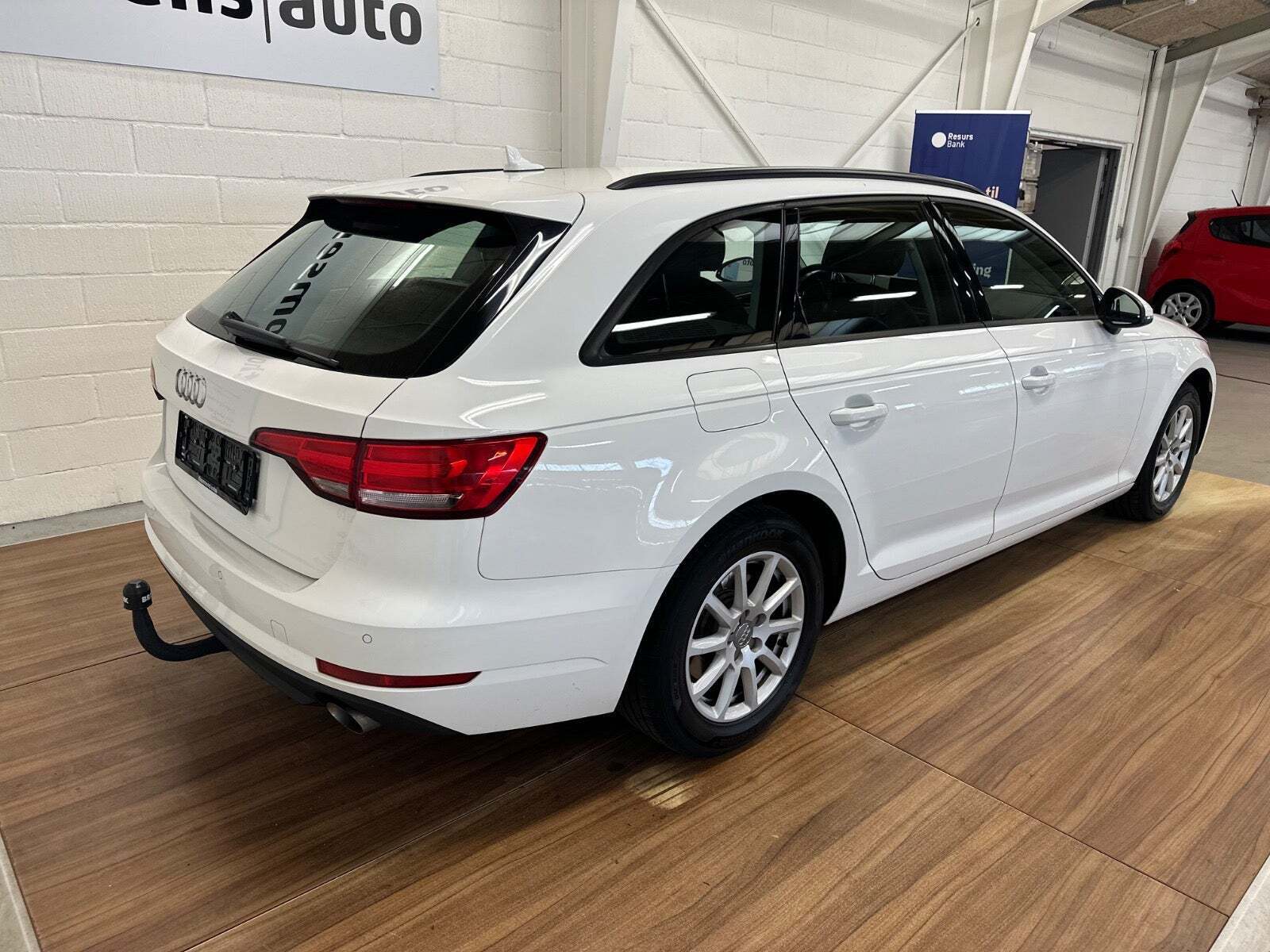 Hvid Audi A4 fra 2018