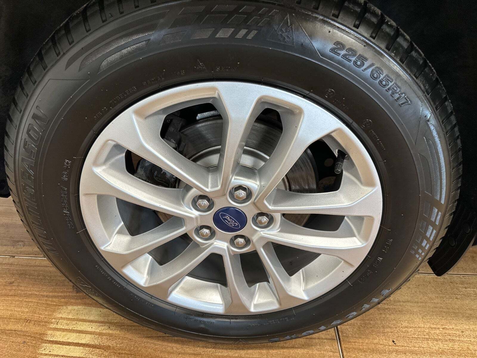 Sort Ford Kuga fra 2021