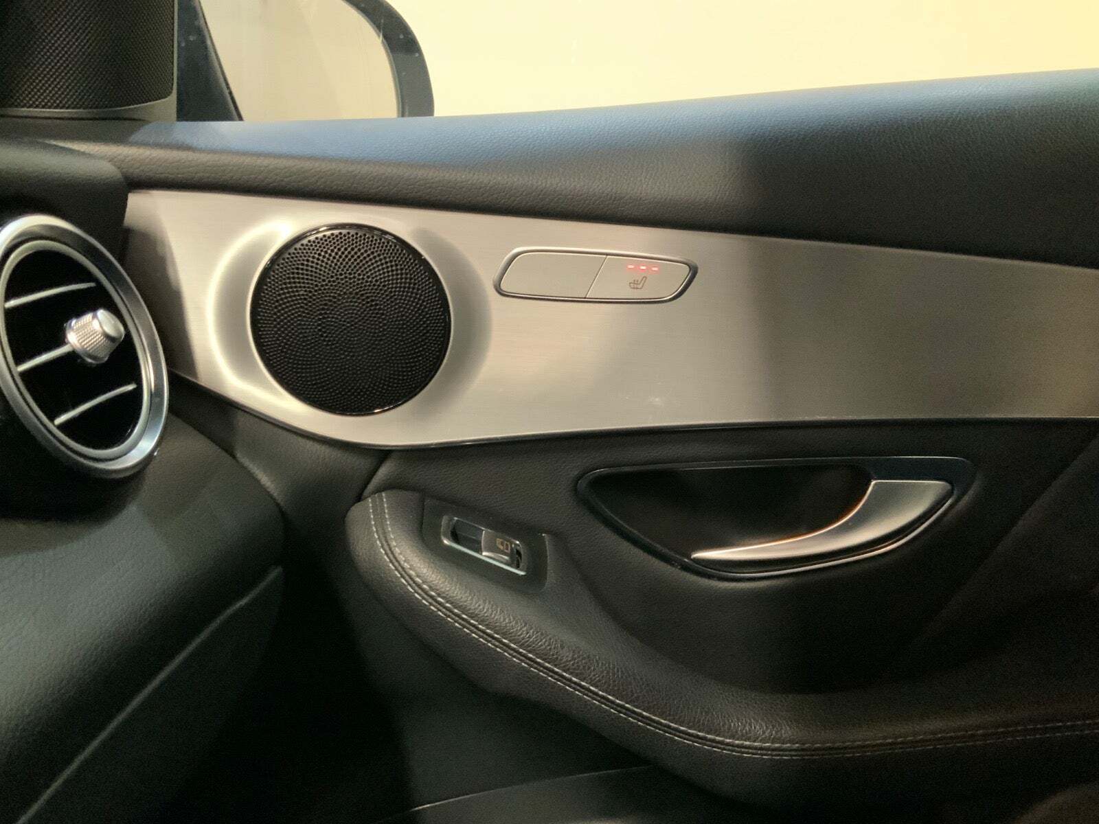 Sort Mercedes GLC350 e fra 2018