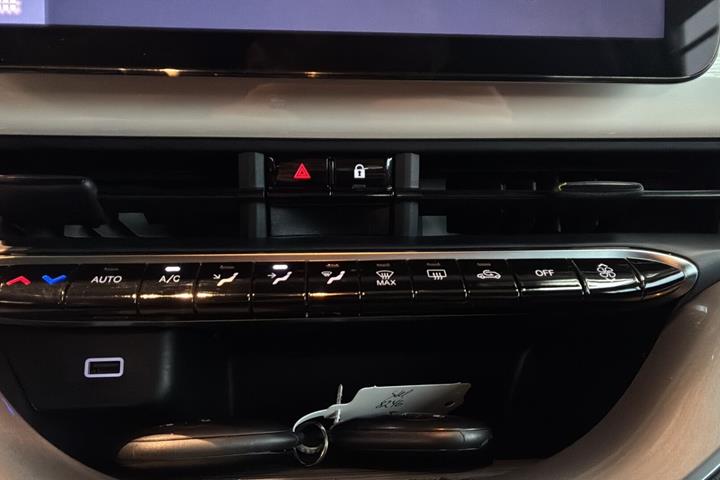 Hvid Fiat 500e fra 2023