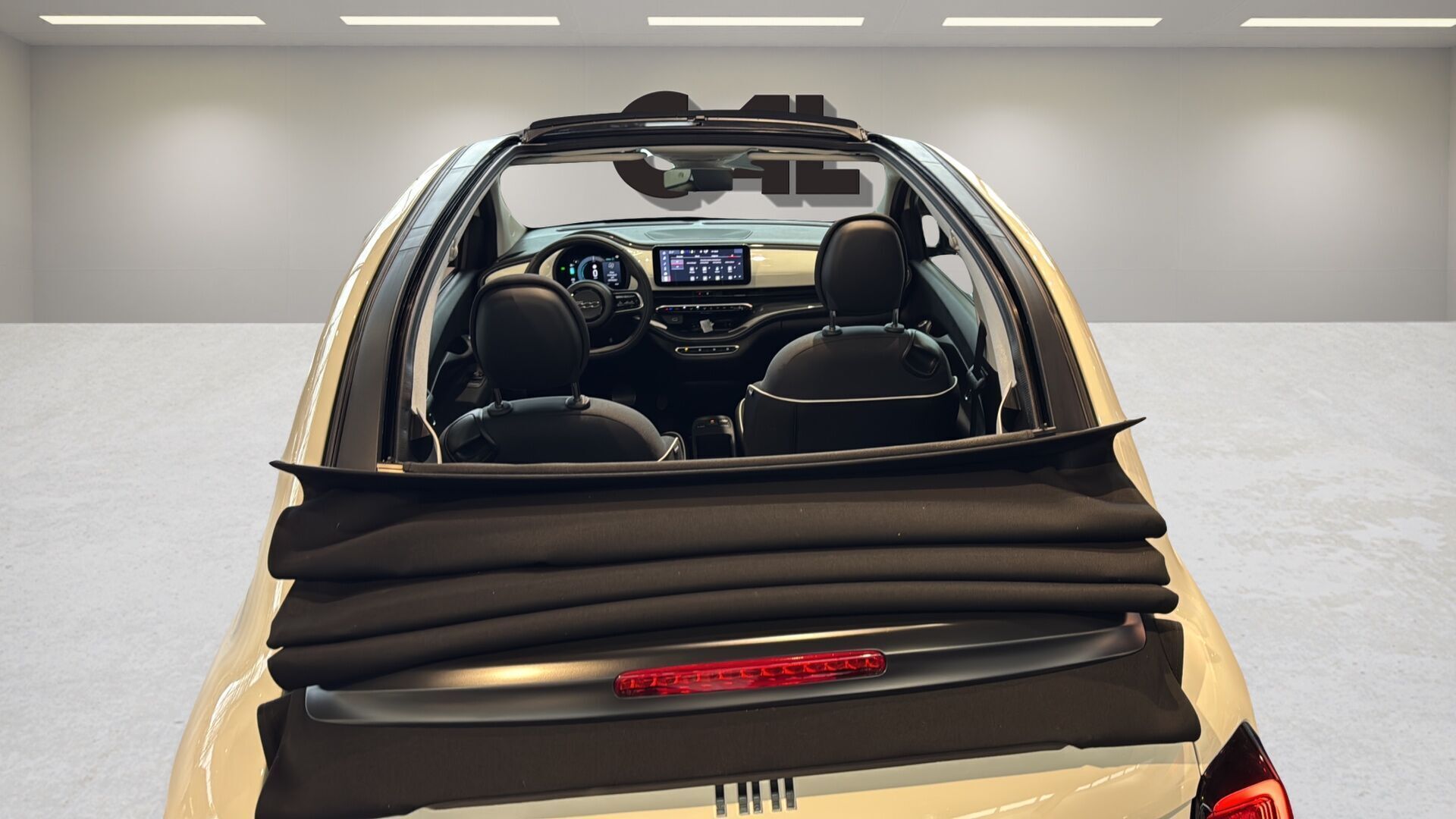 Hvid Fiat 500e fra 2023