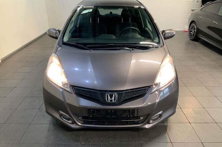 Grå Honda Jazz fra 2014