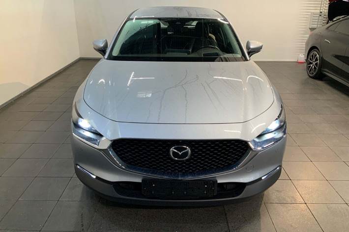 Sølv Mazda CX-30 fra 2019
