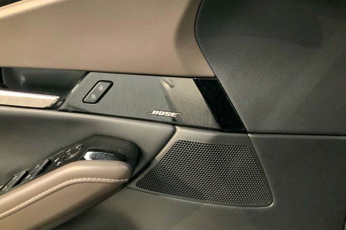 Sølv Mazda CX-30 fra 2019