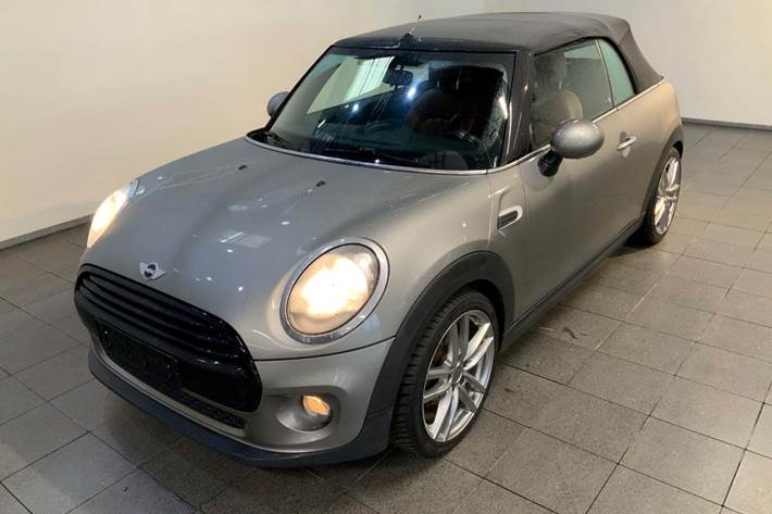 Sølv Mini Cooper fra 2016 set udefra