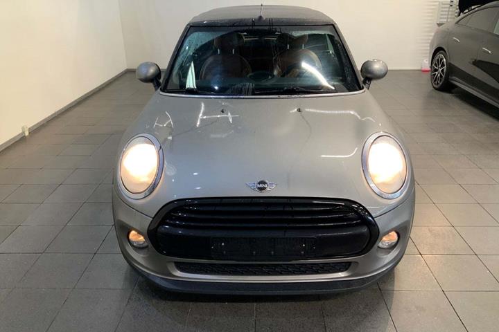 Sølv Mini Cooper fra 2016