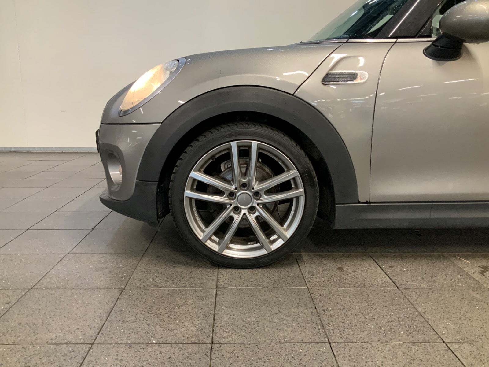 Sølv Mini Cooper fra 2016