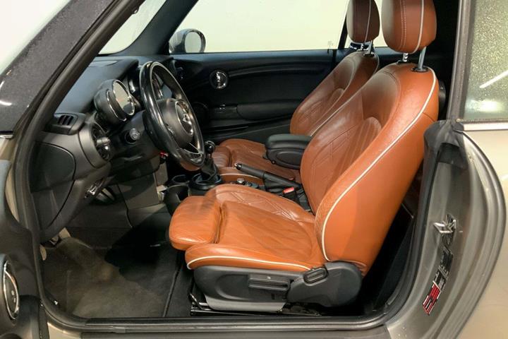 Sølv Mini Cooper fra 2016