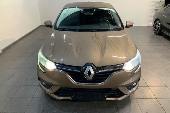 Brun Renault Megane IV fra 2016