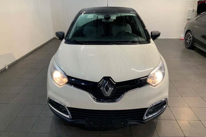 Beige Renault Captur fra 2015