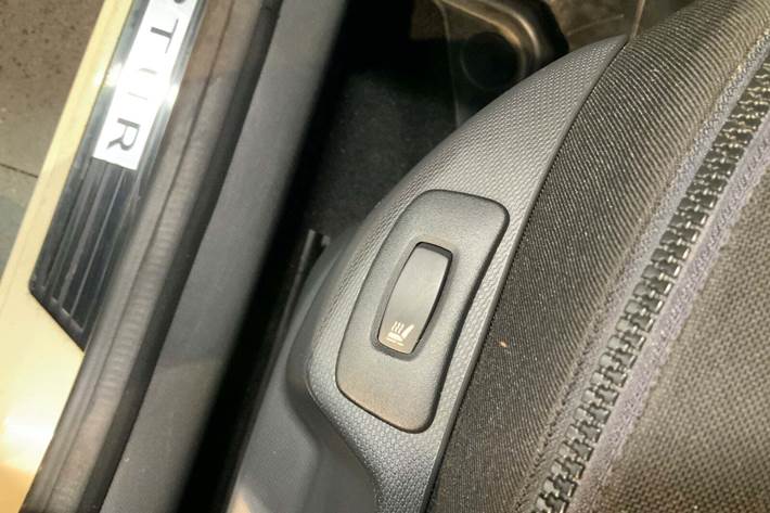 Beige Renault Captur fra 2015