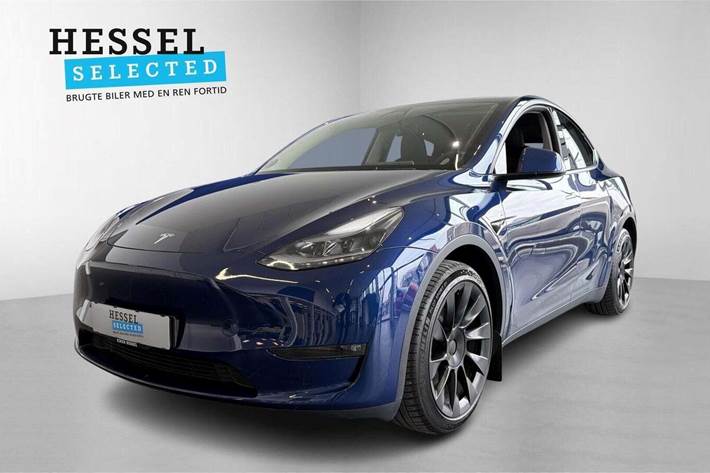 Blå Tesla Model Y fra 2024