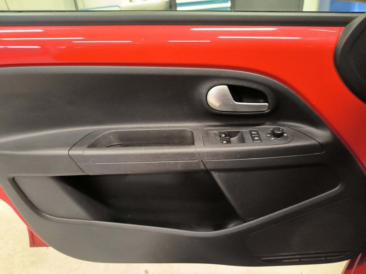 Rød VW UP! fra 2020