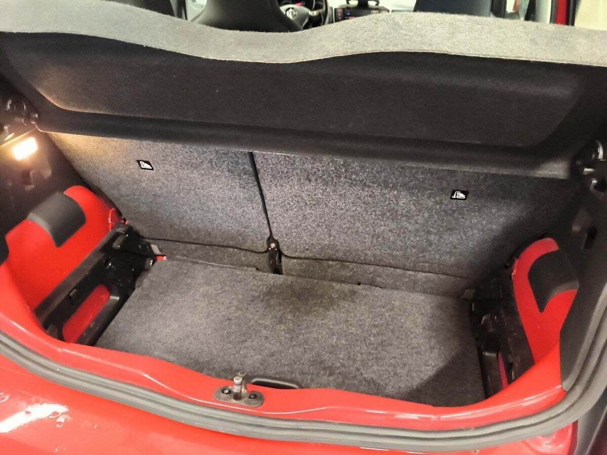 Rød VW UP! fra 2020
