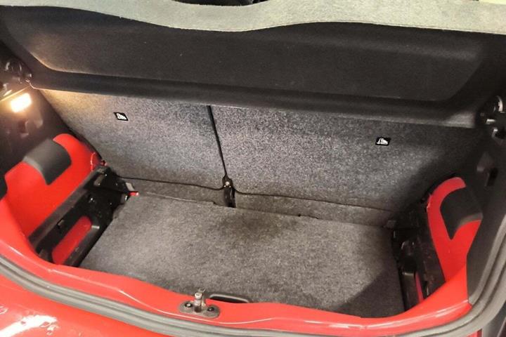Rød VW UP! fra 2020