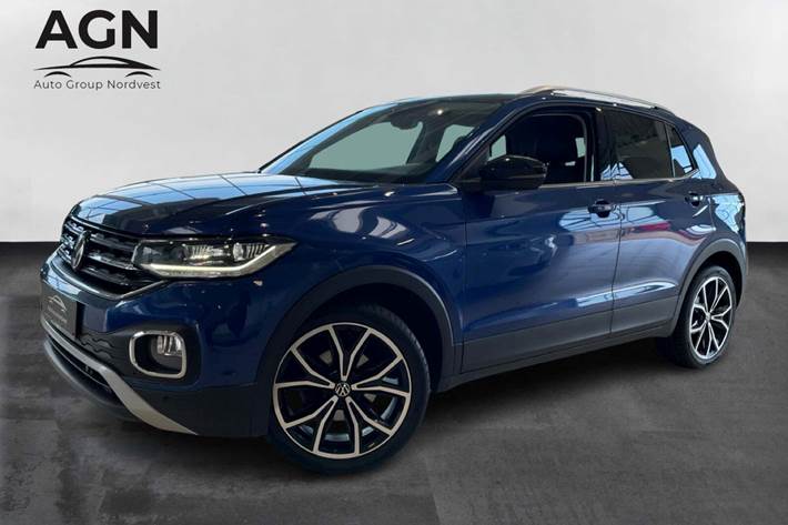 Blå VW T-Cross fra 2022 set udefra