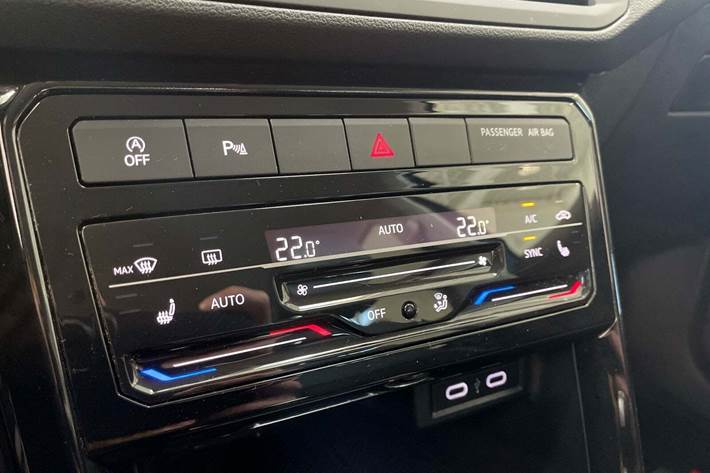 Blå VW T-Cross fra 2022